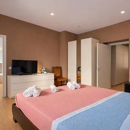 Edo House - Beachfront - Fronte Mare - - Private Parking דירה אנזיו