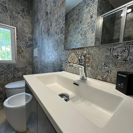 Apartment Edo House - Beachfront - Fronte Mare - - Private Parking